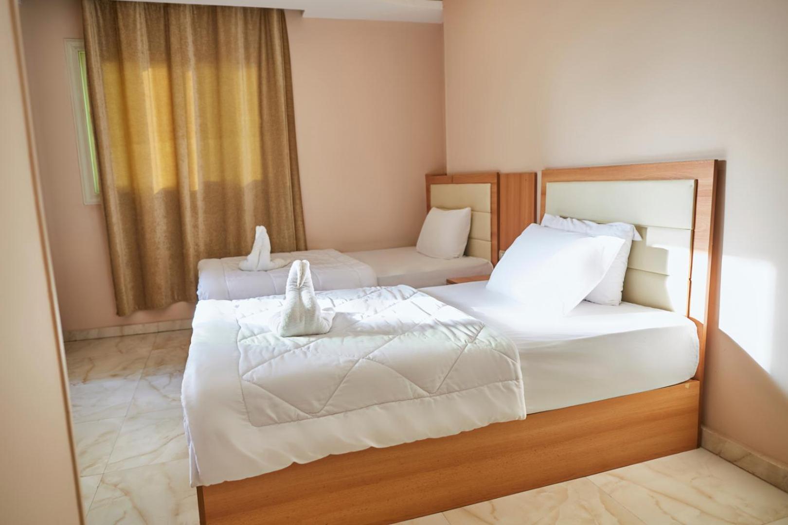 Grand Pyramid View Hotel Kafret el-Gabal Eksteriør bilde