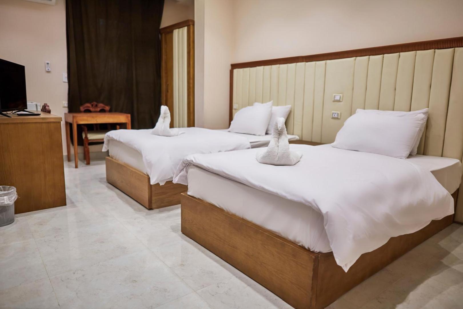 Grand Pyramid View Hotel Kafret el-Gabal Eksteriør bilde