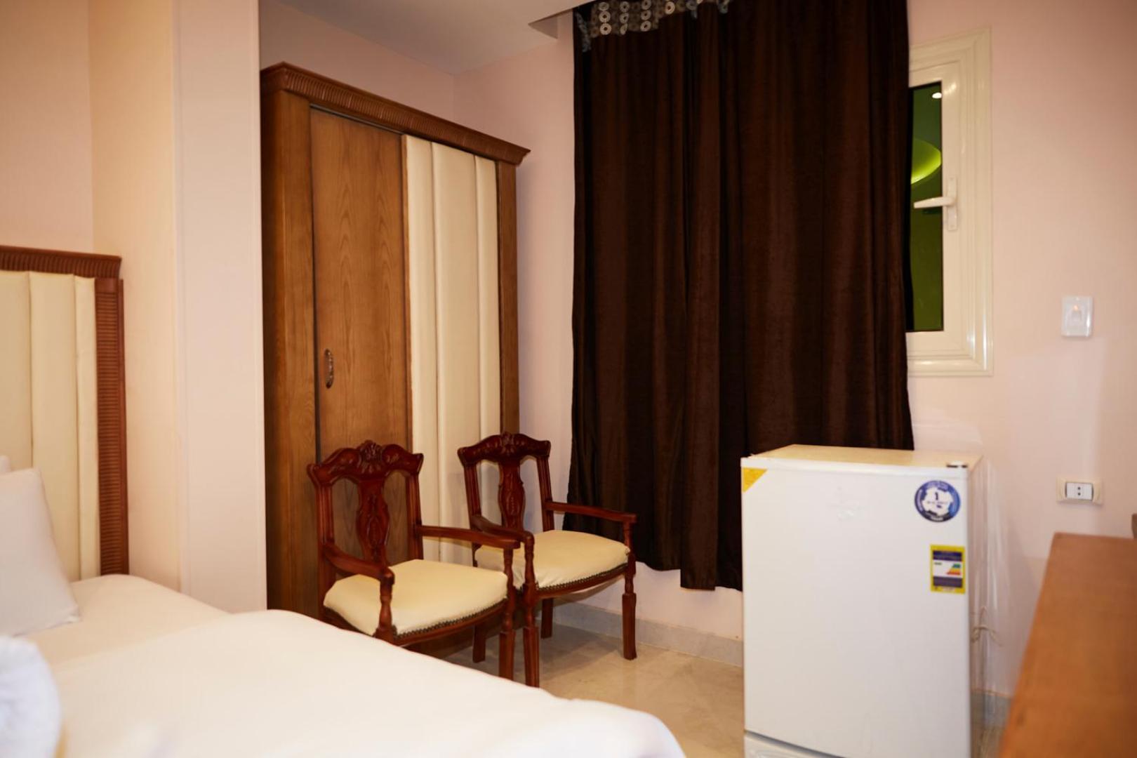 Grand Pyramid View Hotel Kafret el-Gabal Eksteriør bilde